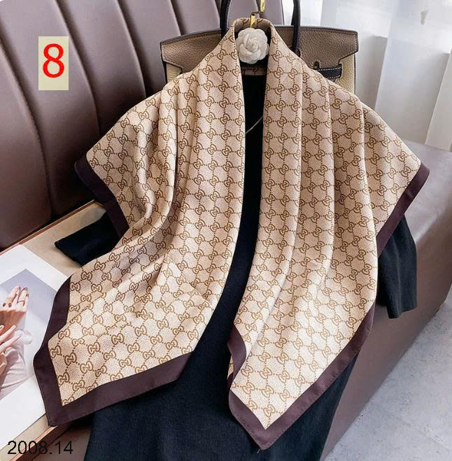 26HA2008.14 - SET 2 KHĂN LỤA VUÔNG QUÀNG CỔ