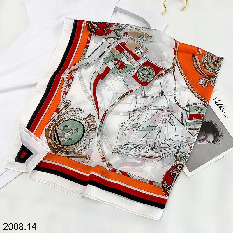 26HA2008.14 - SET 2 KHĂN LỤA VUÔNG QUÀNG CỔ