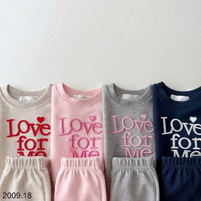 26HA2009.18 - BỘ NỈ BÉ GÁI LOVE FOR ME