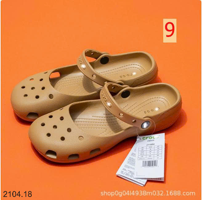 26HA2104.18 - DÉP CROCS BÍT MŨI