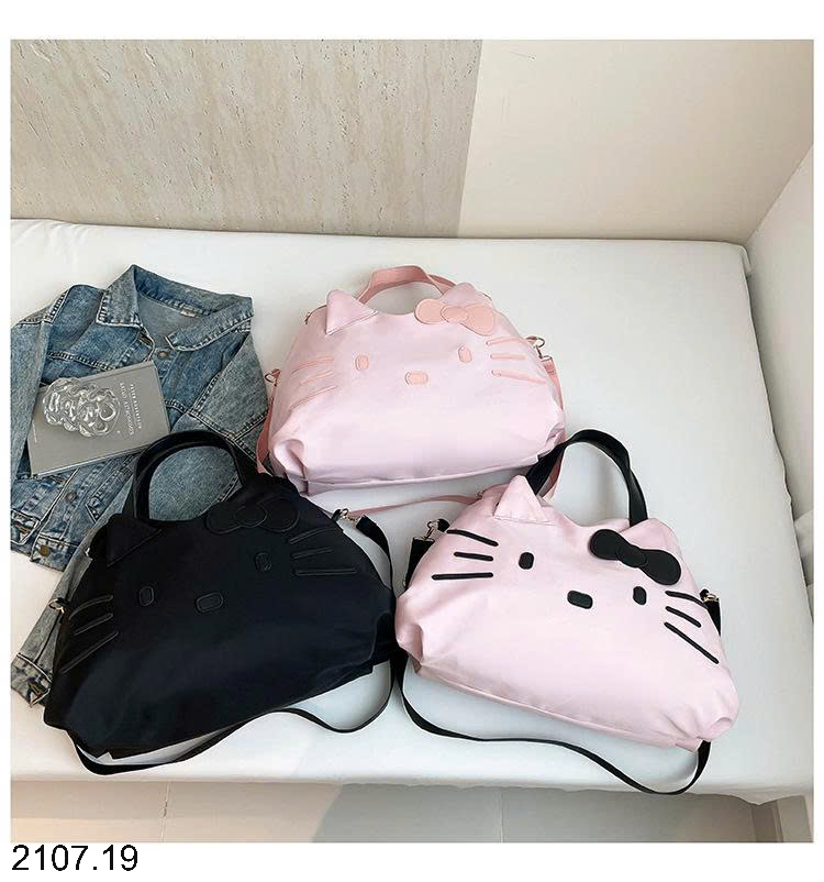 26HA2107.19 - TÚI XÁCH TAY DU LỊCH HÌNH MÈO KITTY
