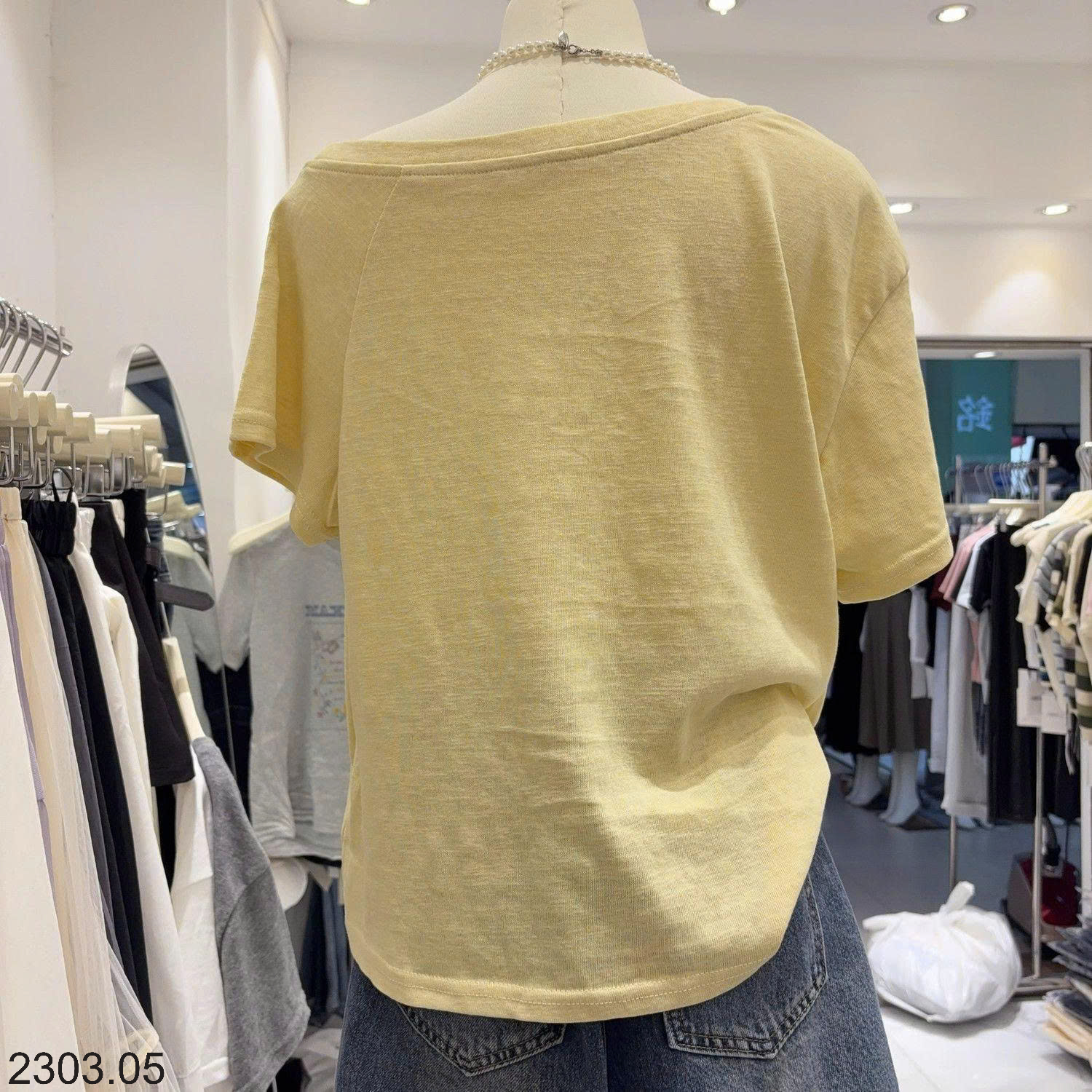 26HA2303.05 - ÁO NỮ LỆCH VAI THỜI TRANG
