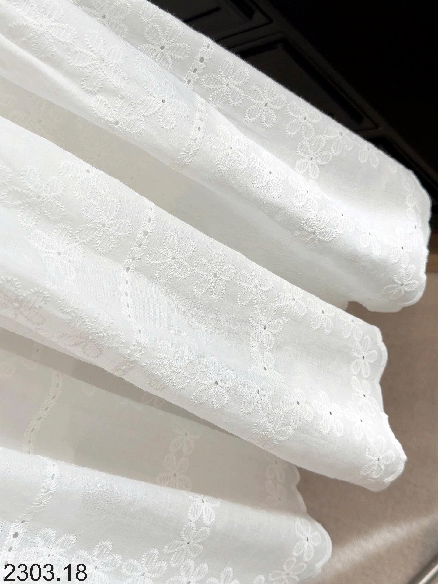 26HA2303.18 - CHÂN VÁY MIDI TRẮNG THÊU JACQUARD KIỂU PHÁP ANNA