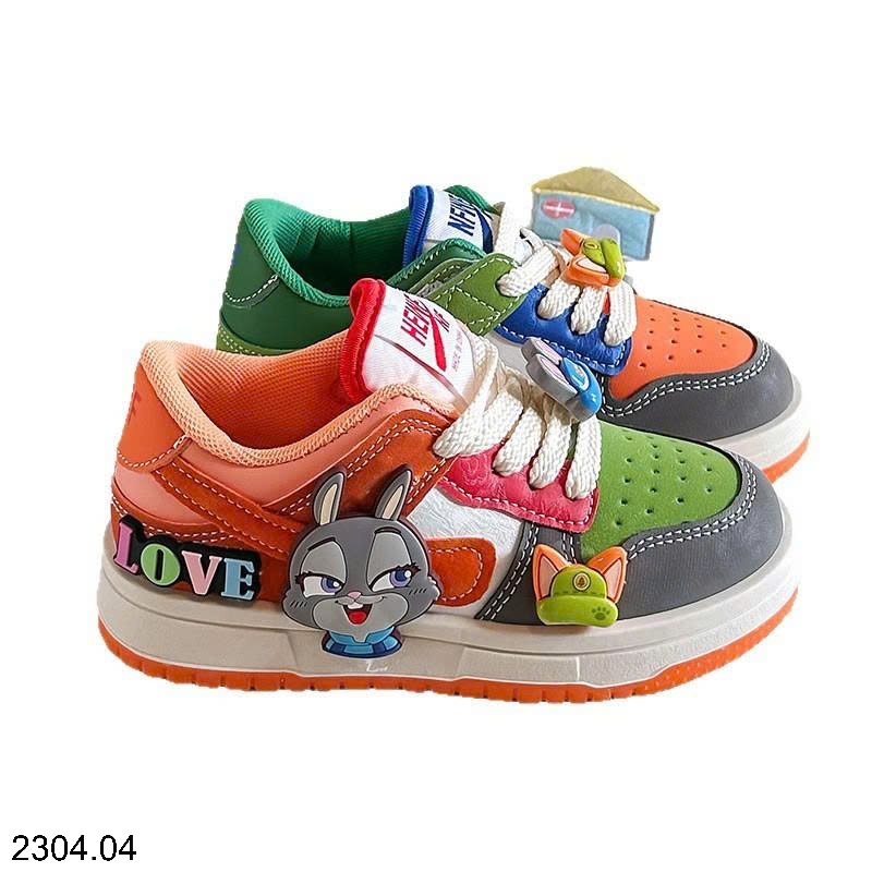 26HA2304.04 - GIÀY THỂ THAO GẮN STICKER ZOOTOPIA