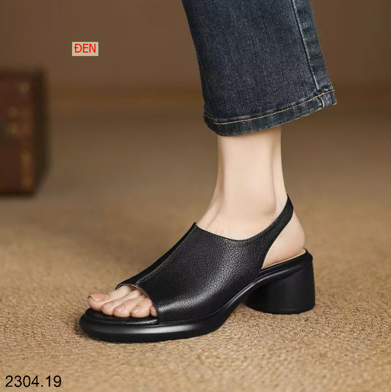 26HA2304.19 - SANDAL DA CHO NỮ