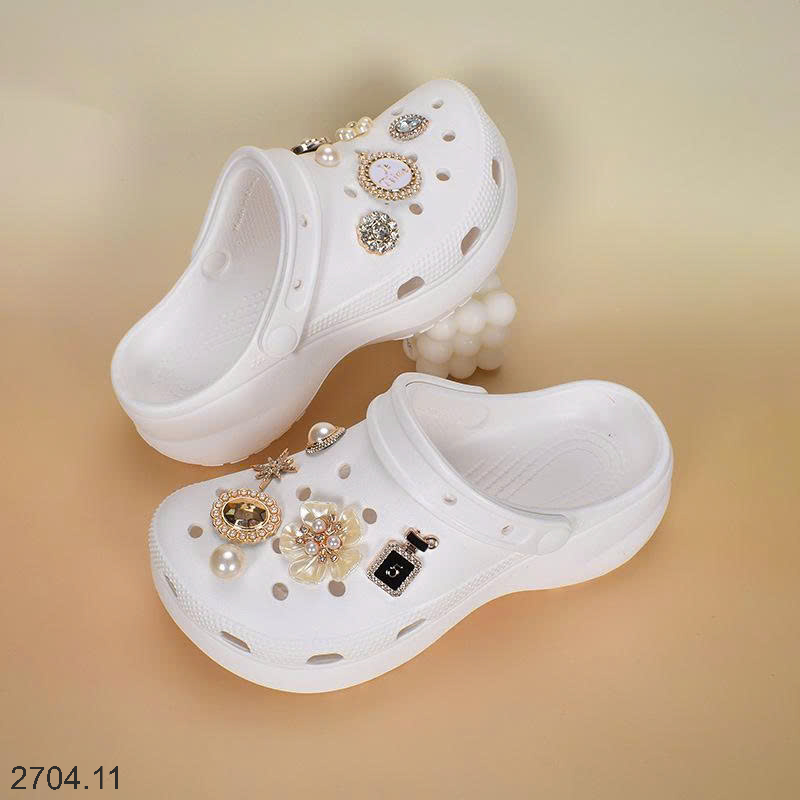 26HA2704.11 - SỤC NỮ EVA KÈM CHARM