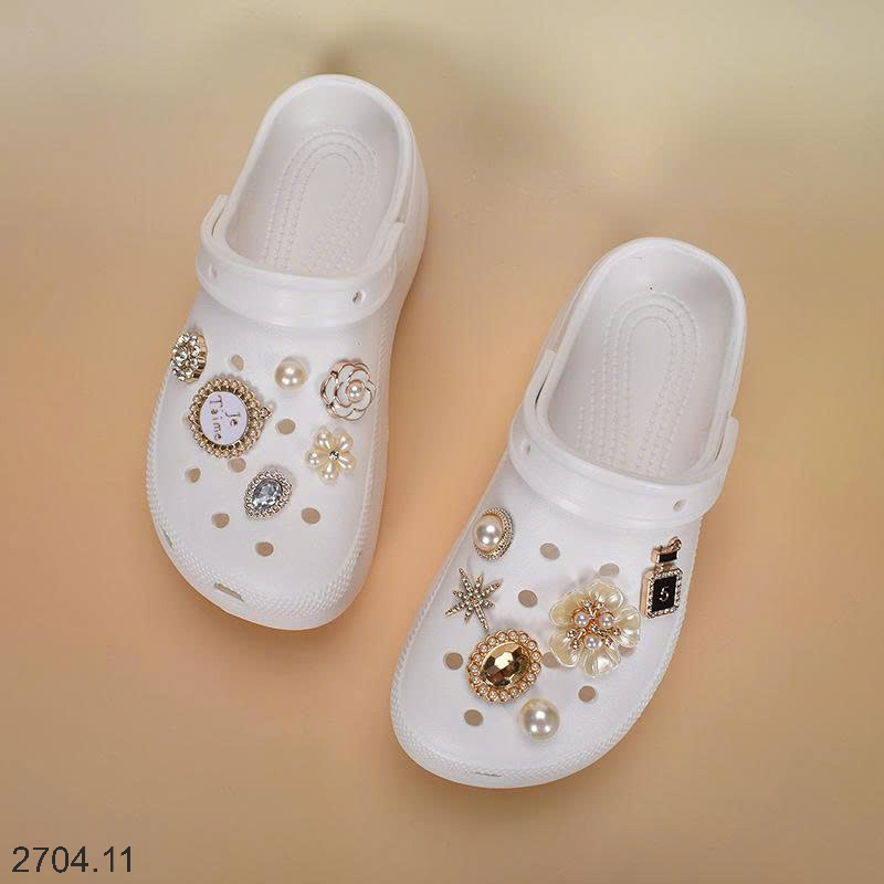 26HA2704.11 - SỤC NỮ EVA KÈM CHARM