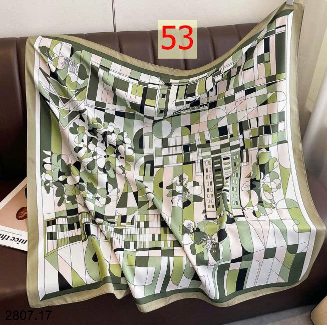 26HA2807.17 - SET 2 KHĂN LỤA VUÔNG QUÀNG CỔ