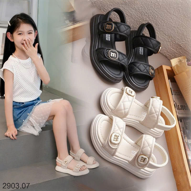 26HA2903.07 - SANDAL QUAI NGANG CHỮ M BÉ GÁI