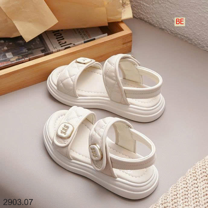 26HA2903.07 - SANDAL QUAI NGANG CHỮ M BÉ GÁI
