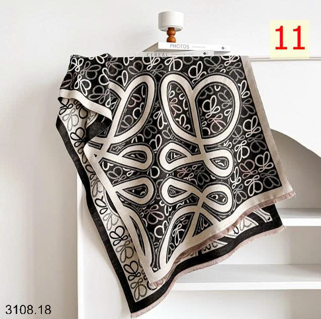 26HA3108.18 - KHĂN CHOÀNG CỔ CASHMERE GIẢ HỌA TIẾT BƯỚM