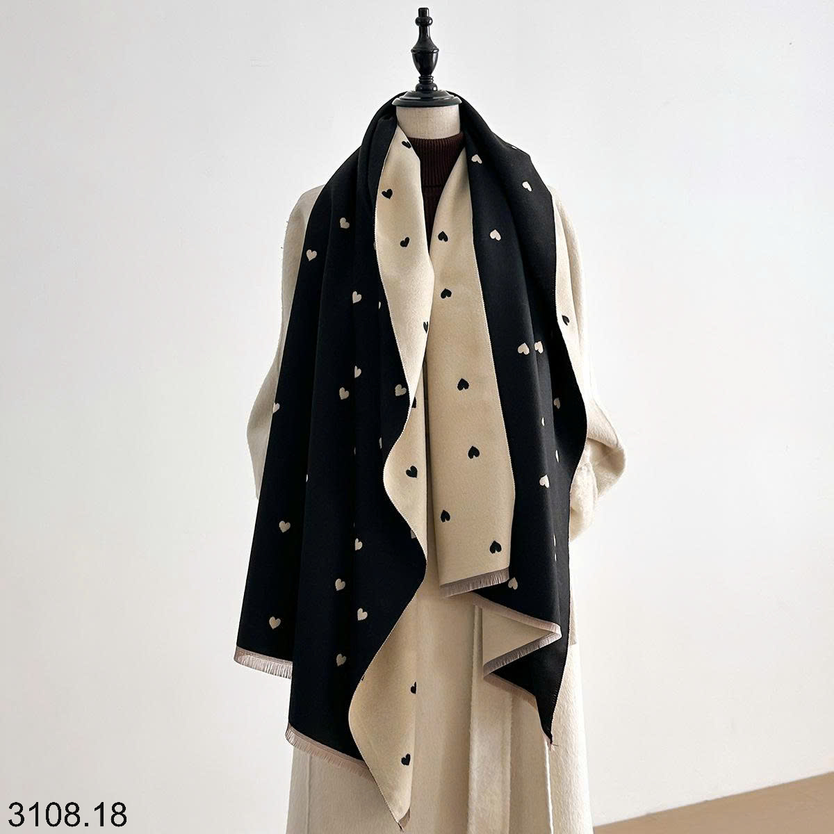 26HA3108.18 - KHĂN CHOÀNG CỔ CASHMERE GIẢ HỌA TIẾT BƯỚM