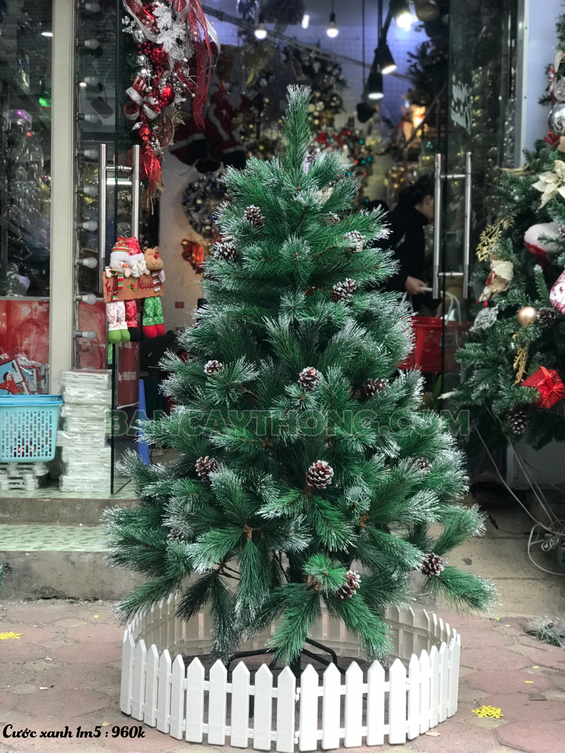 Cây thông noel cước xanh lăn kim tuyến gắn trái thông TCB 2m