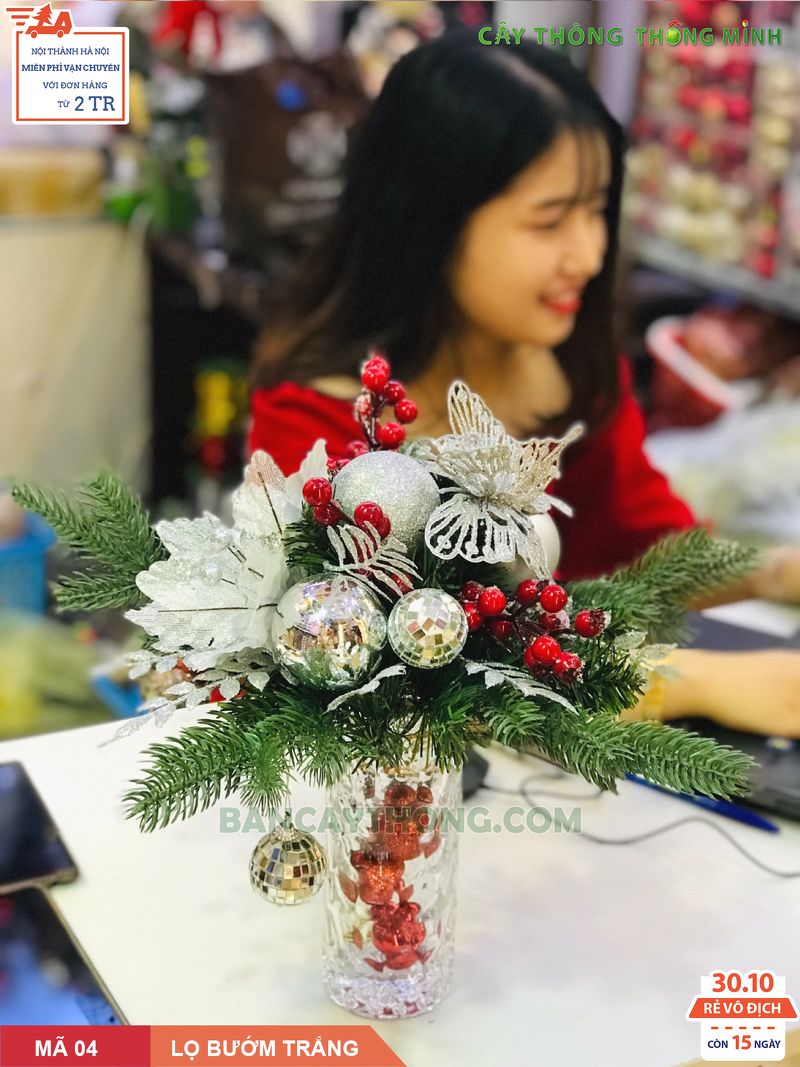 Lọ hoa cầu gương bướm trắng mã 04