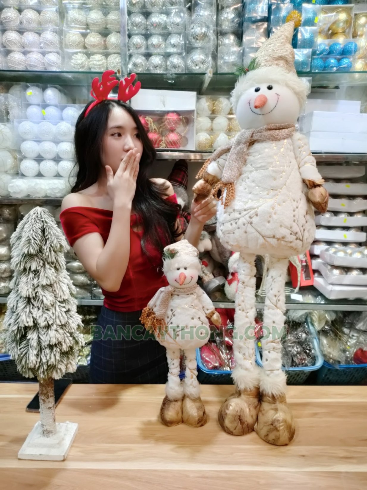 Người tuyết chân rút cao 80 cm