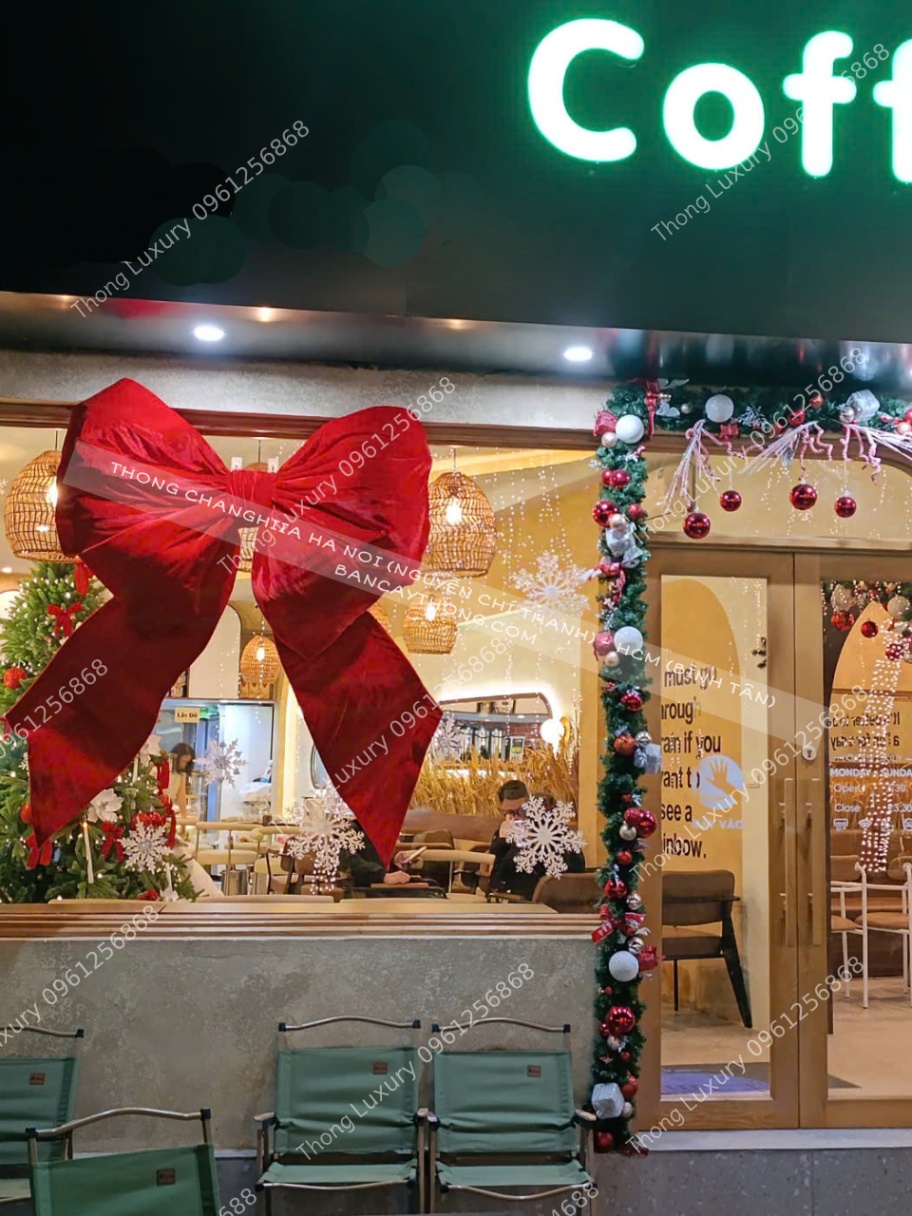 Nơ nhung khổng lồ dài 2m