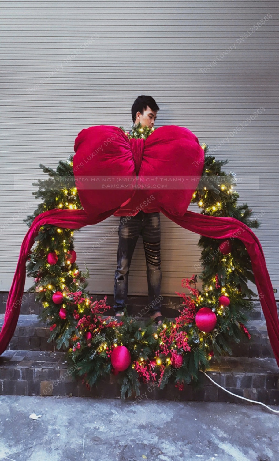 Vòng nguyệt quế khổng lồ noel