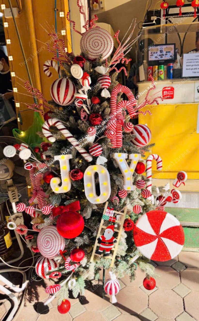 Cây thông noel pe phủ tuyết trang trí xoắn ốc đỏ cao 1m5
