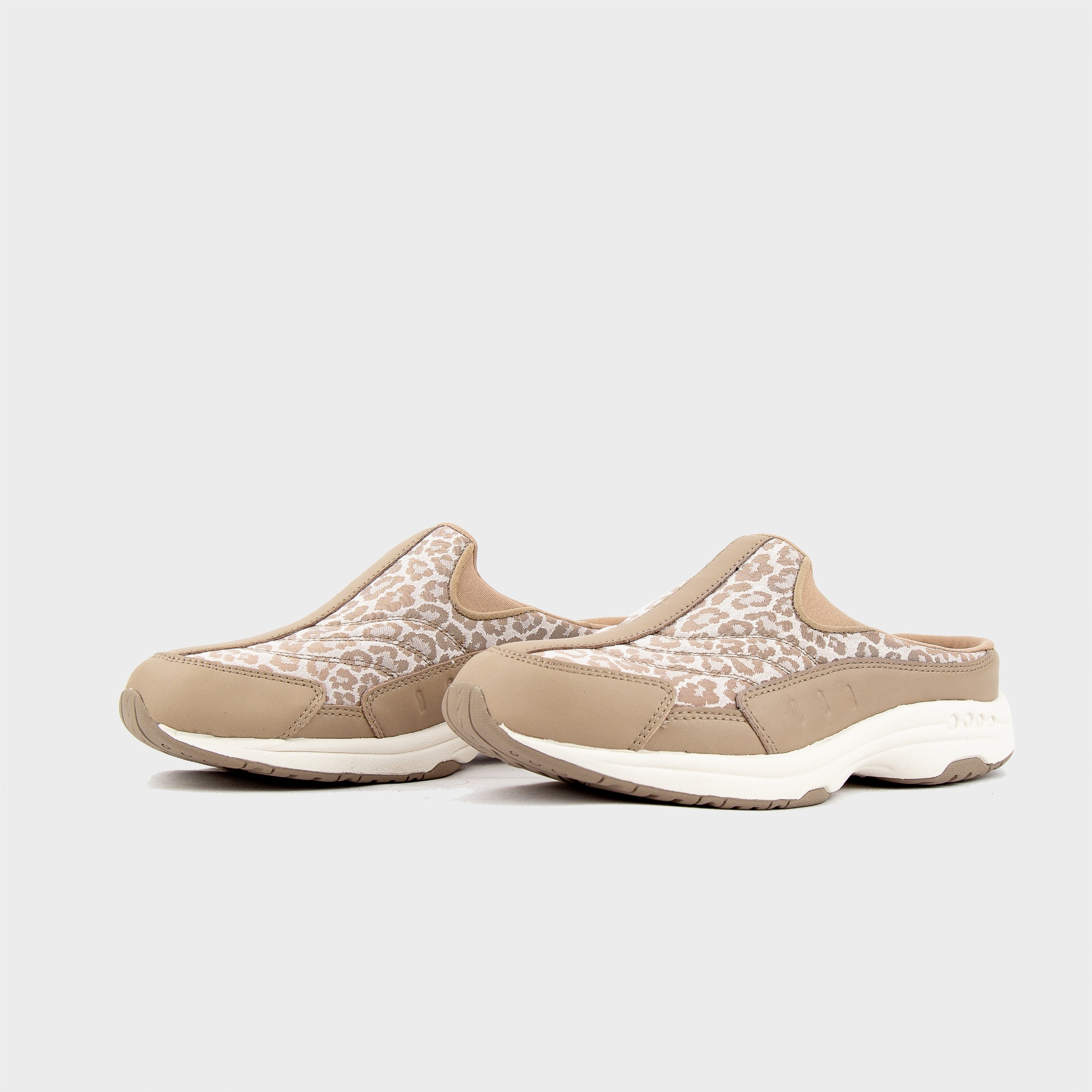 Traveltime clogs Easy Spirit (Nâu Đế Trắng) Mã GL-EAS-003-D1-M