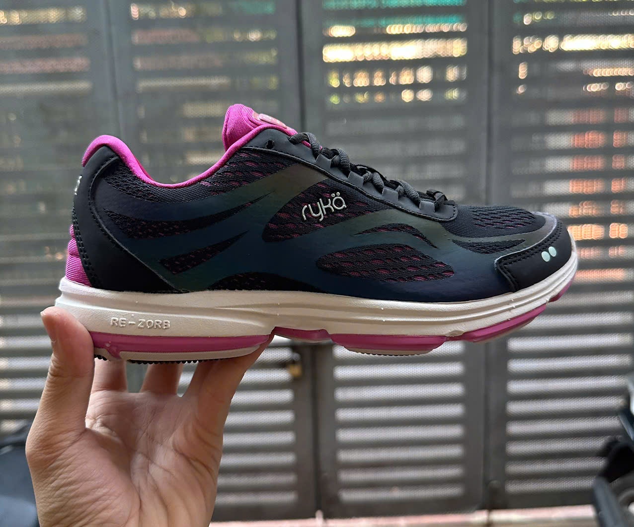Sneakers RYKA (Đen cổ hồng) Mã SN-RYKA-007-G