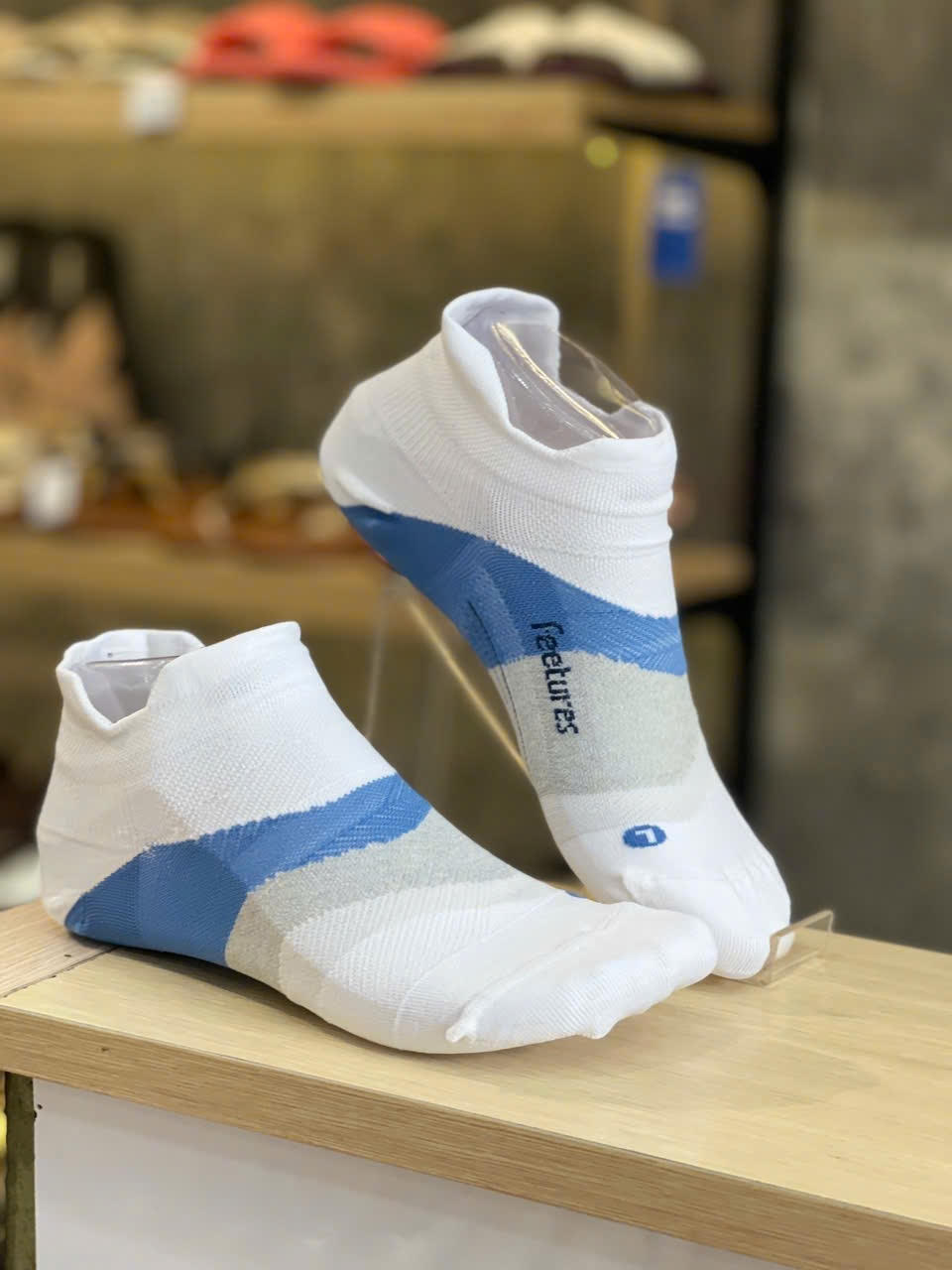 Tất Feetures thấp cổ (Trắng mix xanh dương xám ) Mã TAT-FTR-TC-001-G