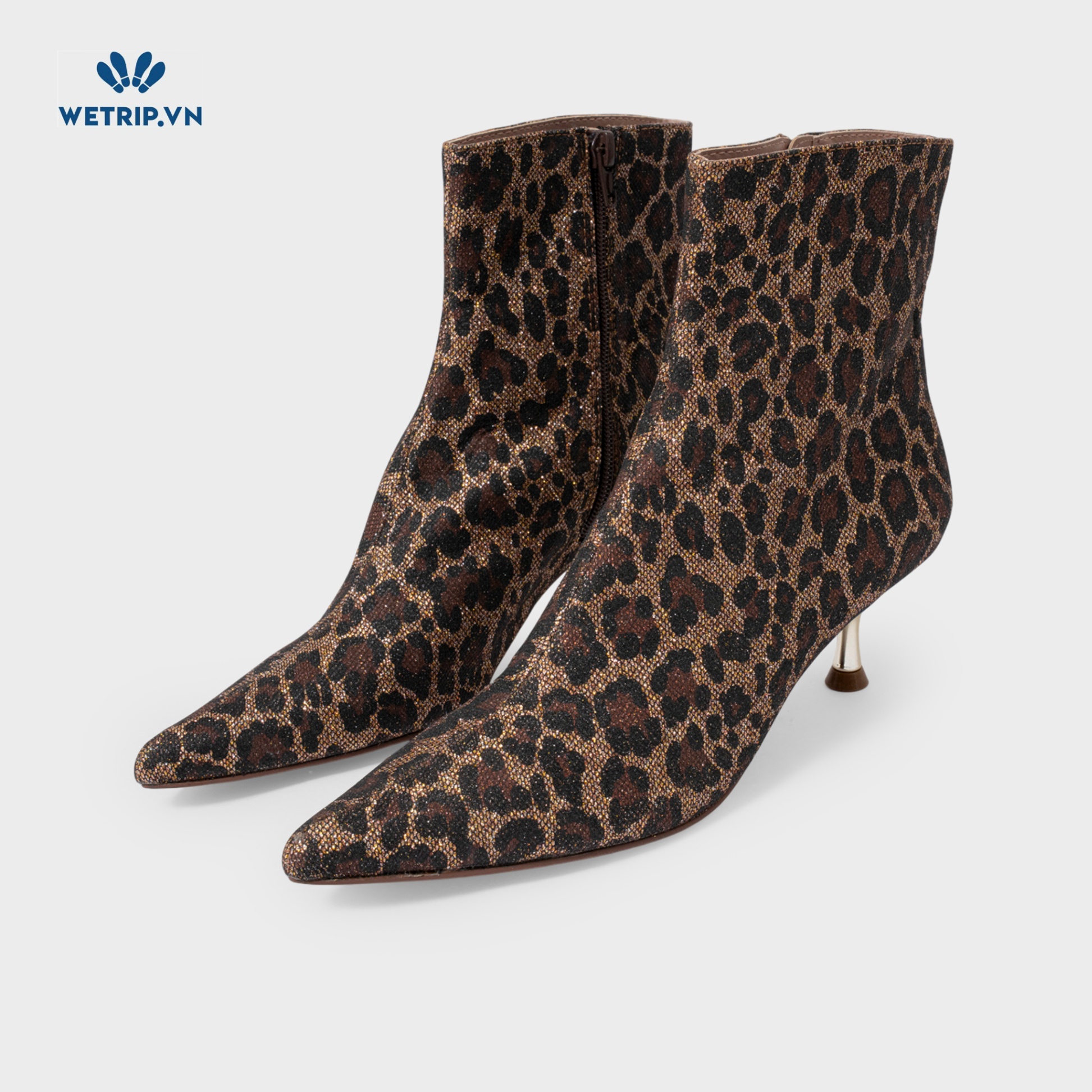 Boots Lửng Cao Gót Betsey Johnson (Họa tiết báo) Mã BL-CG-BYJ-001-A