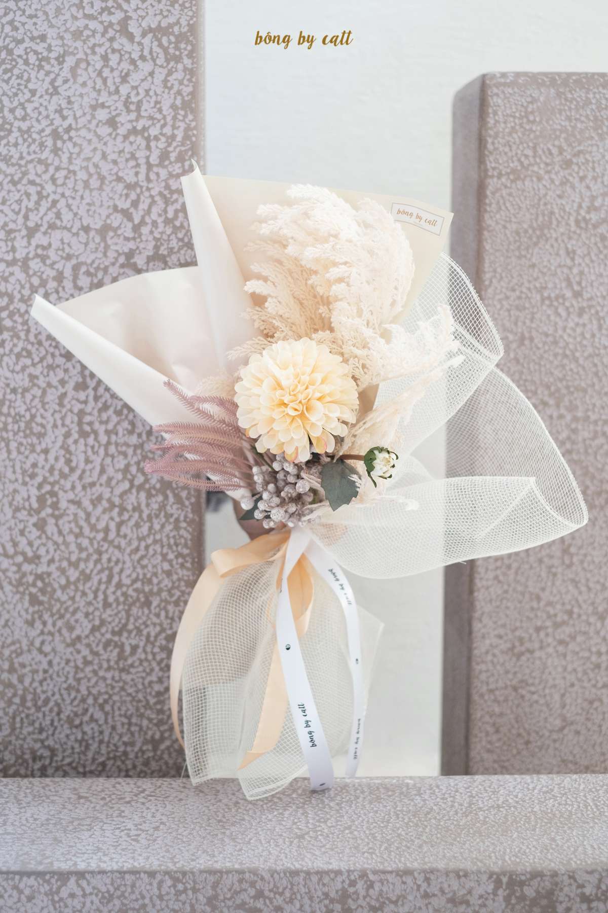 Bouquet - Cream Dahlia S