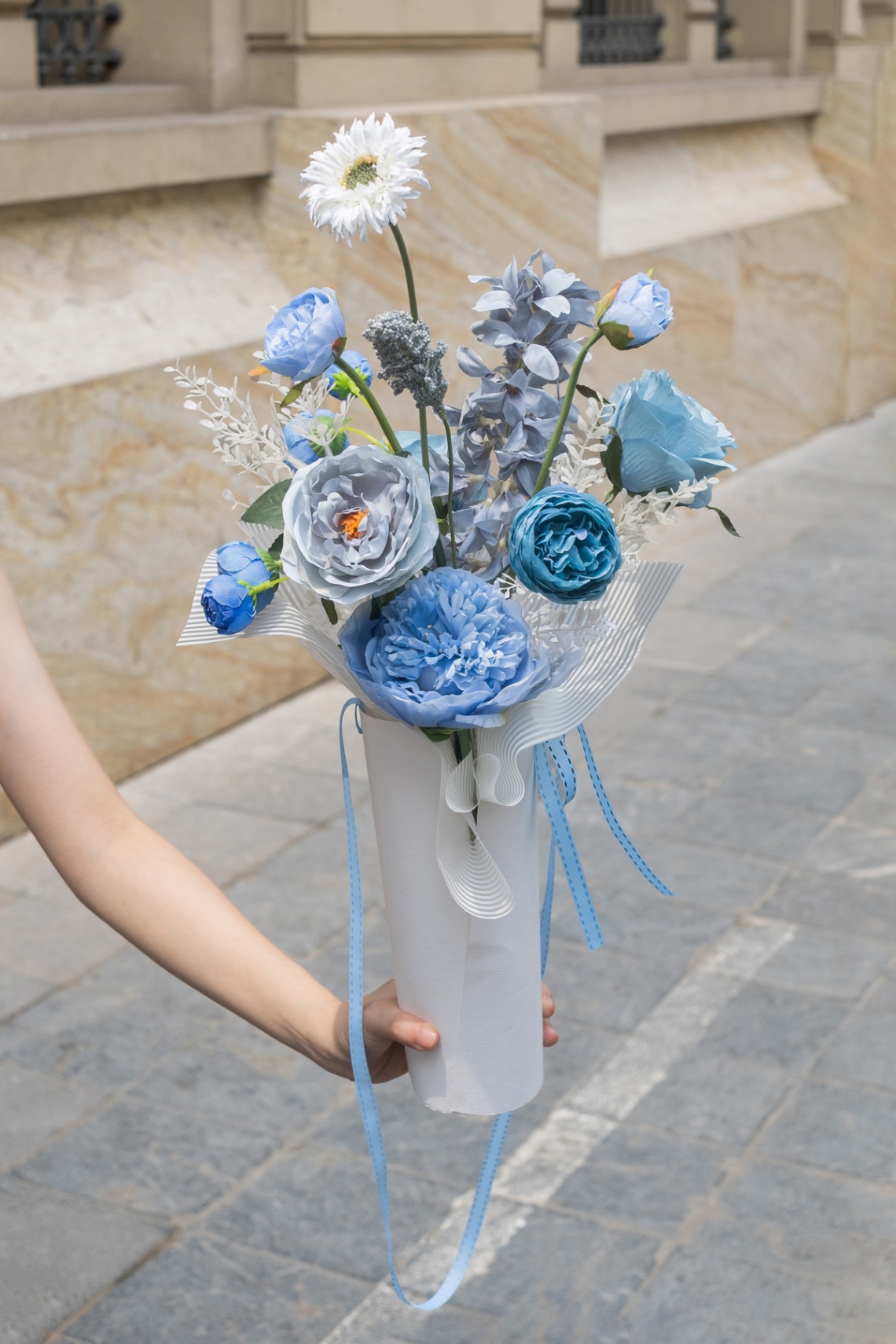Freestanding Bouquet Tall - Future