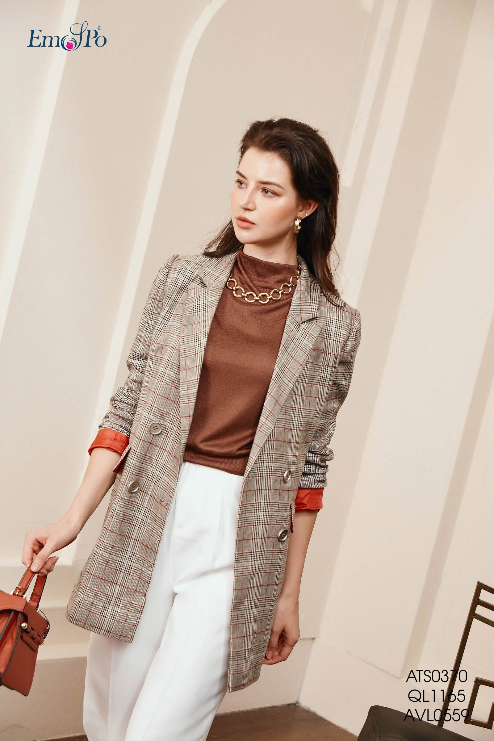 áo kẻ cổ ve dáng BLAZER, giao khuy 4 cúc, 1 túi cơi - Đen - L