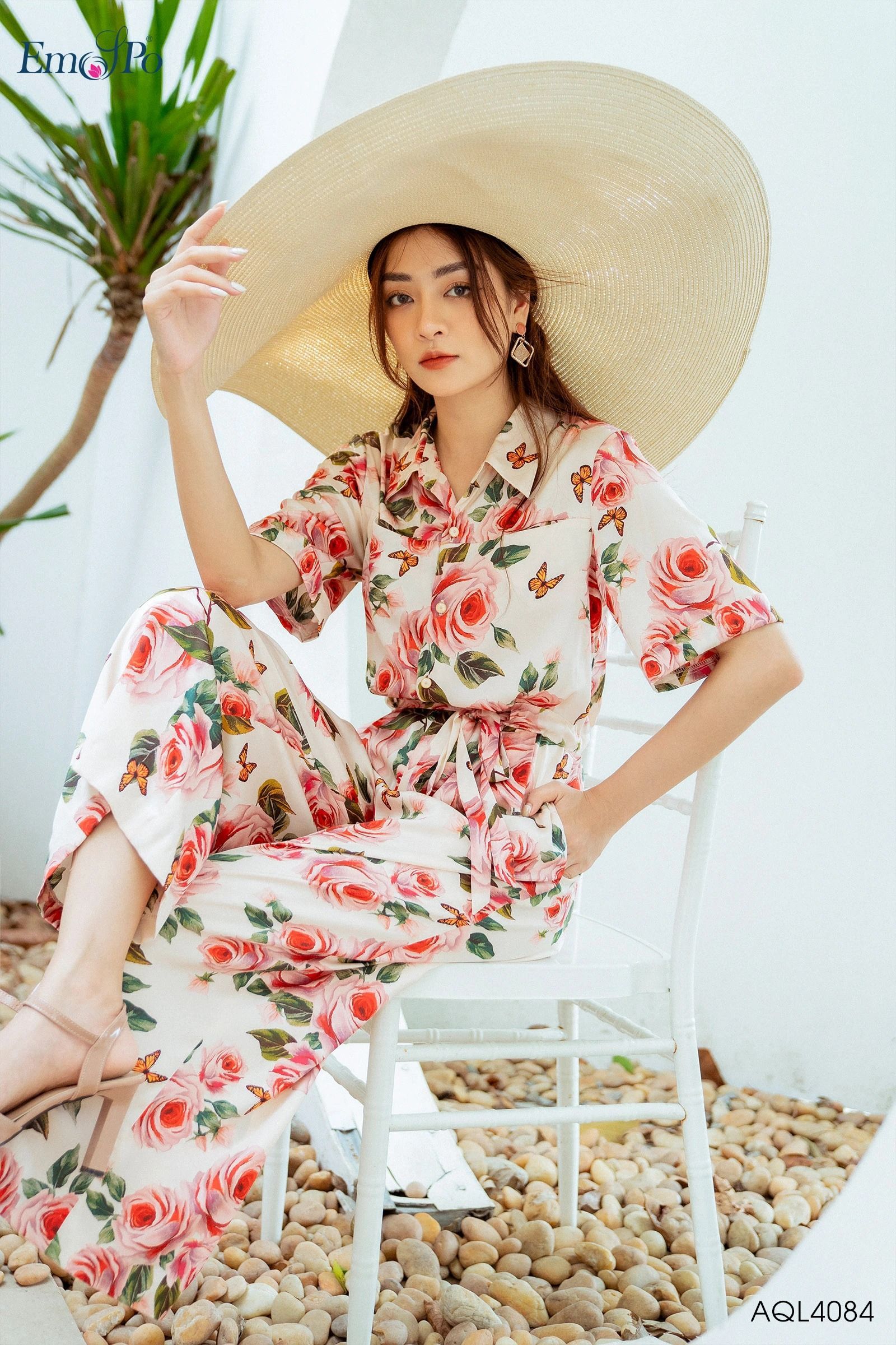 jumpsuit cổ bẻ ve, tay lơ vê, đai rút eo