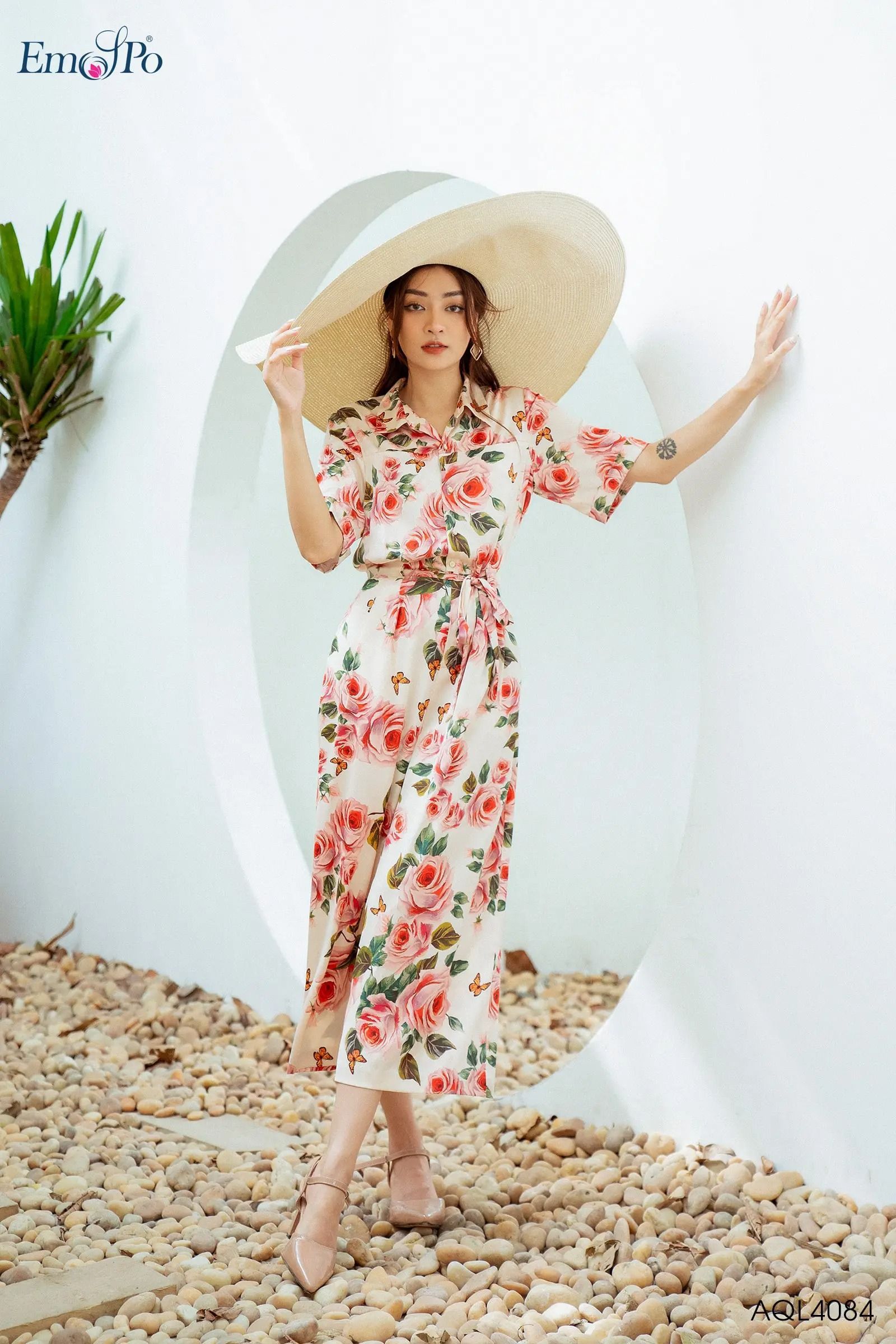 jumpsuit cổ bẻ ve, tay lơ vê, đai rút eo