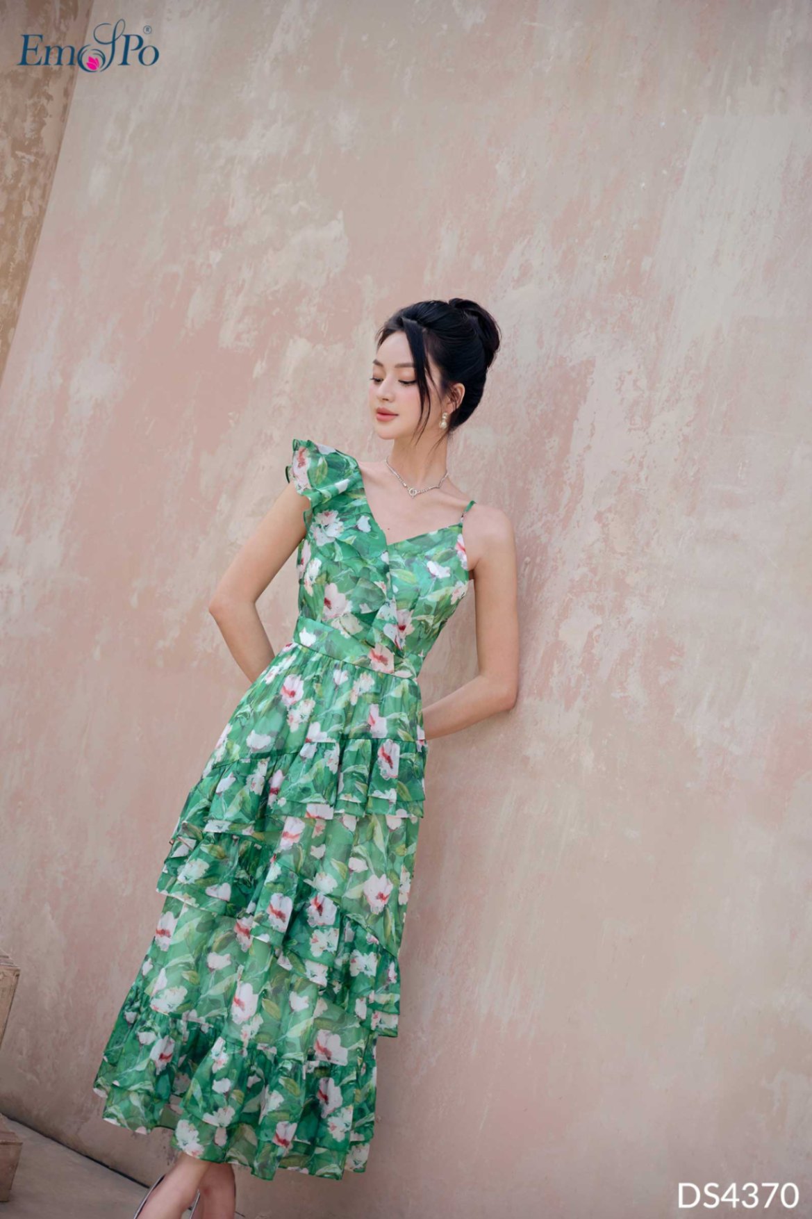 Chân váy ngắn voan 3 Tầng Xếp Ly, Chân Váy Xòe Kiểu Dáng Năng Động, Trẻ  Trung, Chất Liệu Nhẹ Mát, mầu đen trắng | Shopee Việt Nam