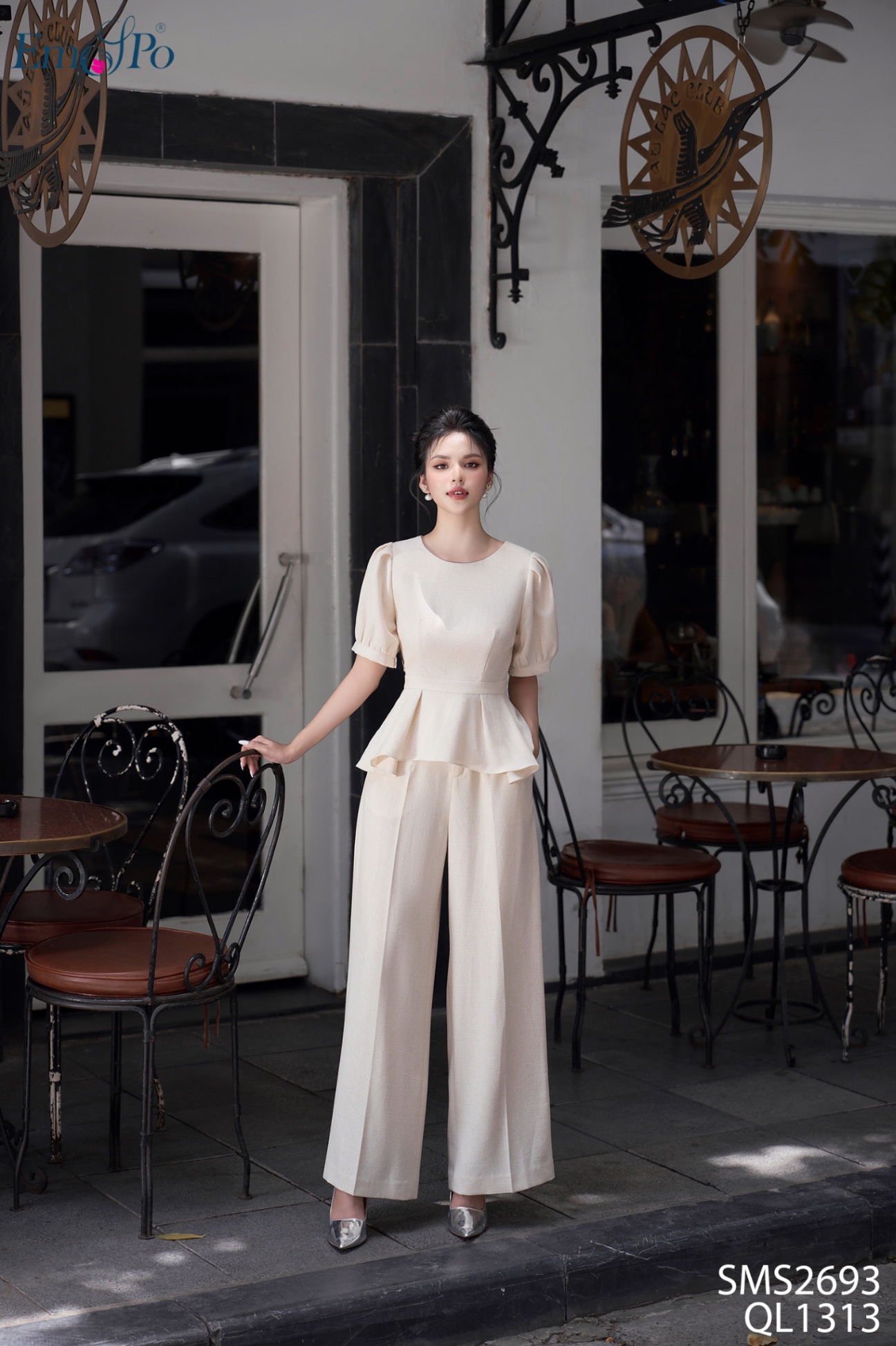 Áo sơ mi tay bồng, peplum xòe