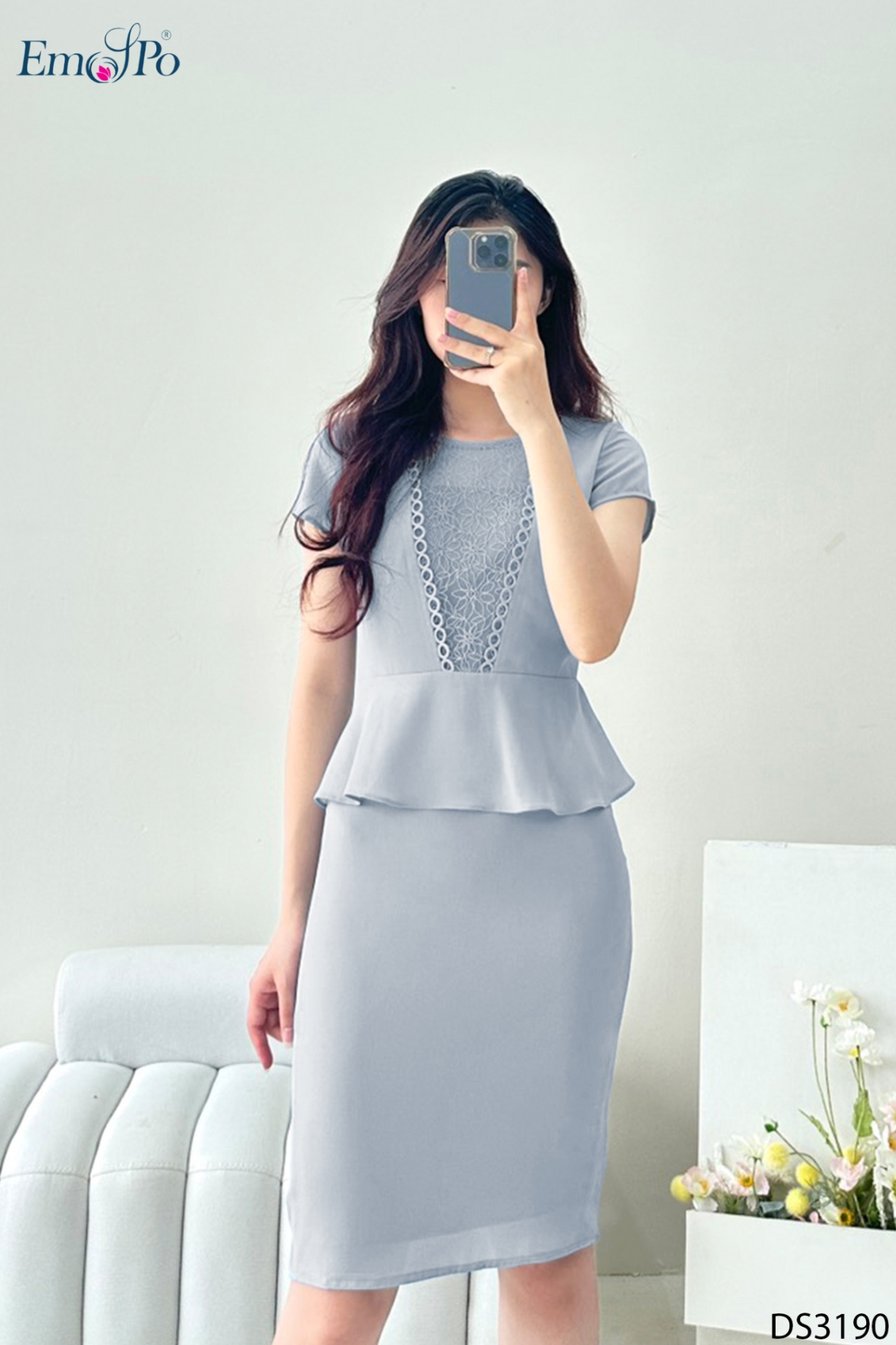 Đầm ôm phối zen hình V trước ngực, peplum đính eo