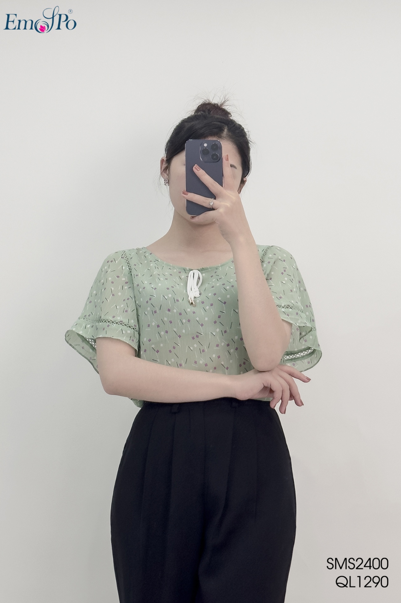 áo không cổ đính nơ, kẹp zen 2 sườn, tay rủ