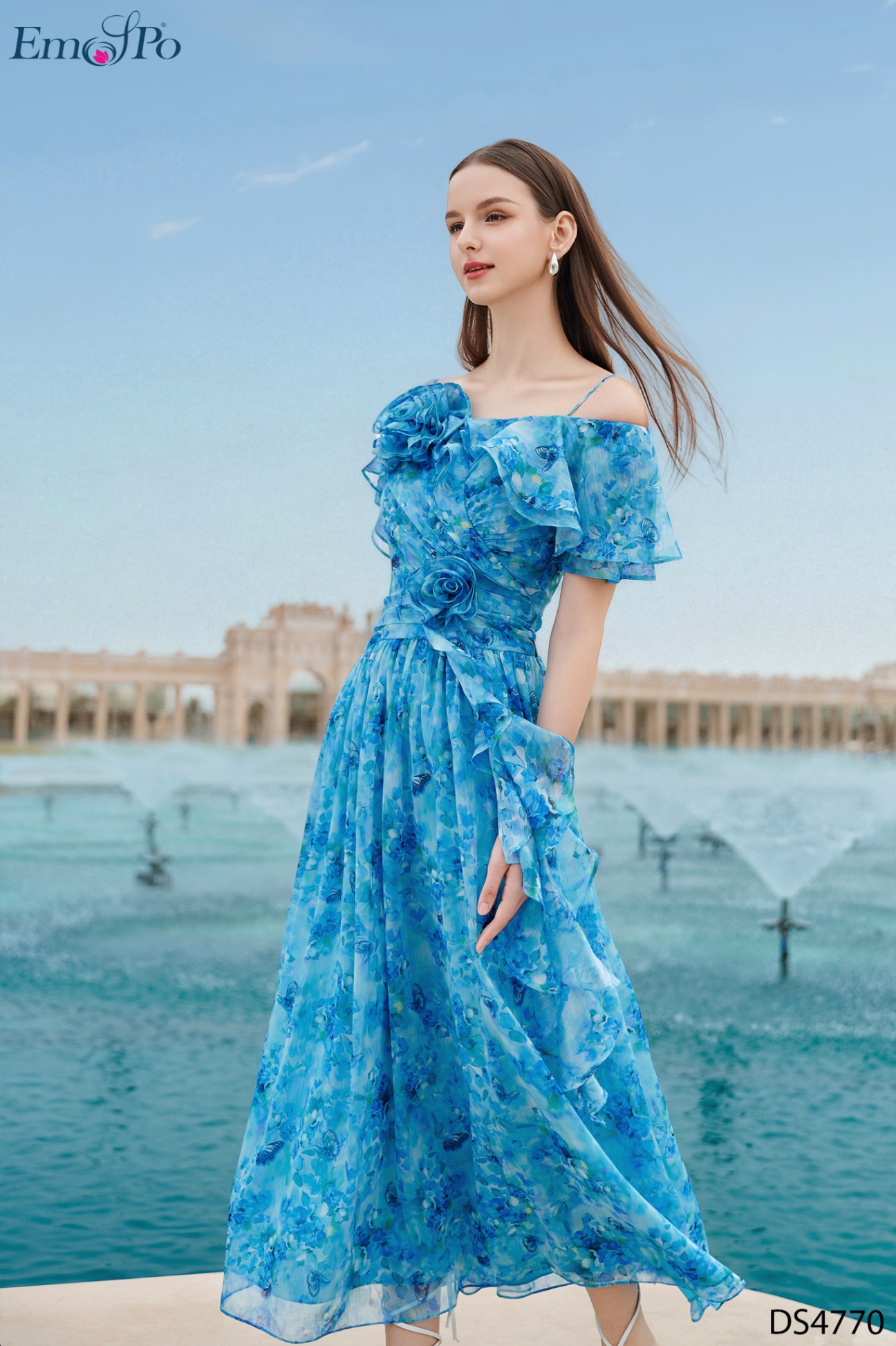 Đầm 2 dây hoa xòe, trễ vai, ngực đính hoa bèo
