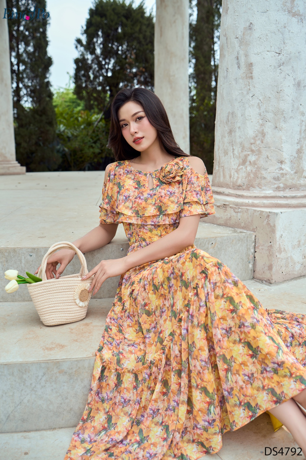 Đầm xòe bèo tầng, bèo cổ khoét vai, ngực đính hoa