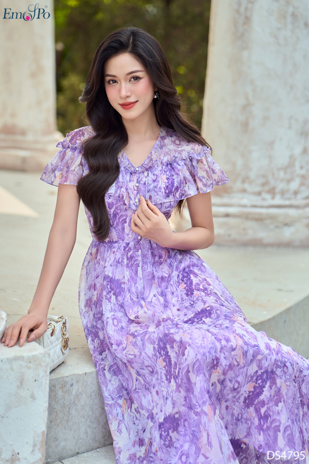 Đầm xòe, cổ tim, bèo ngực đính hàng ngọc