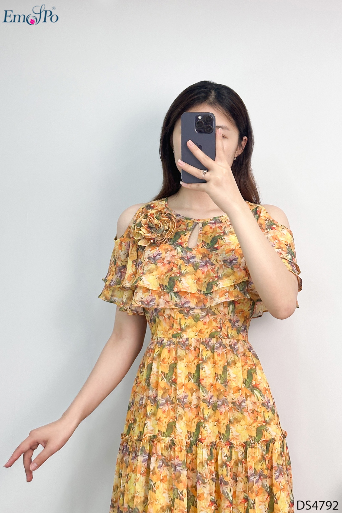 Đầm xòe bèo tầng, bèo cổ khoét vai, ngực đính hoa