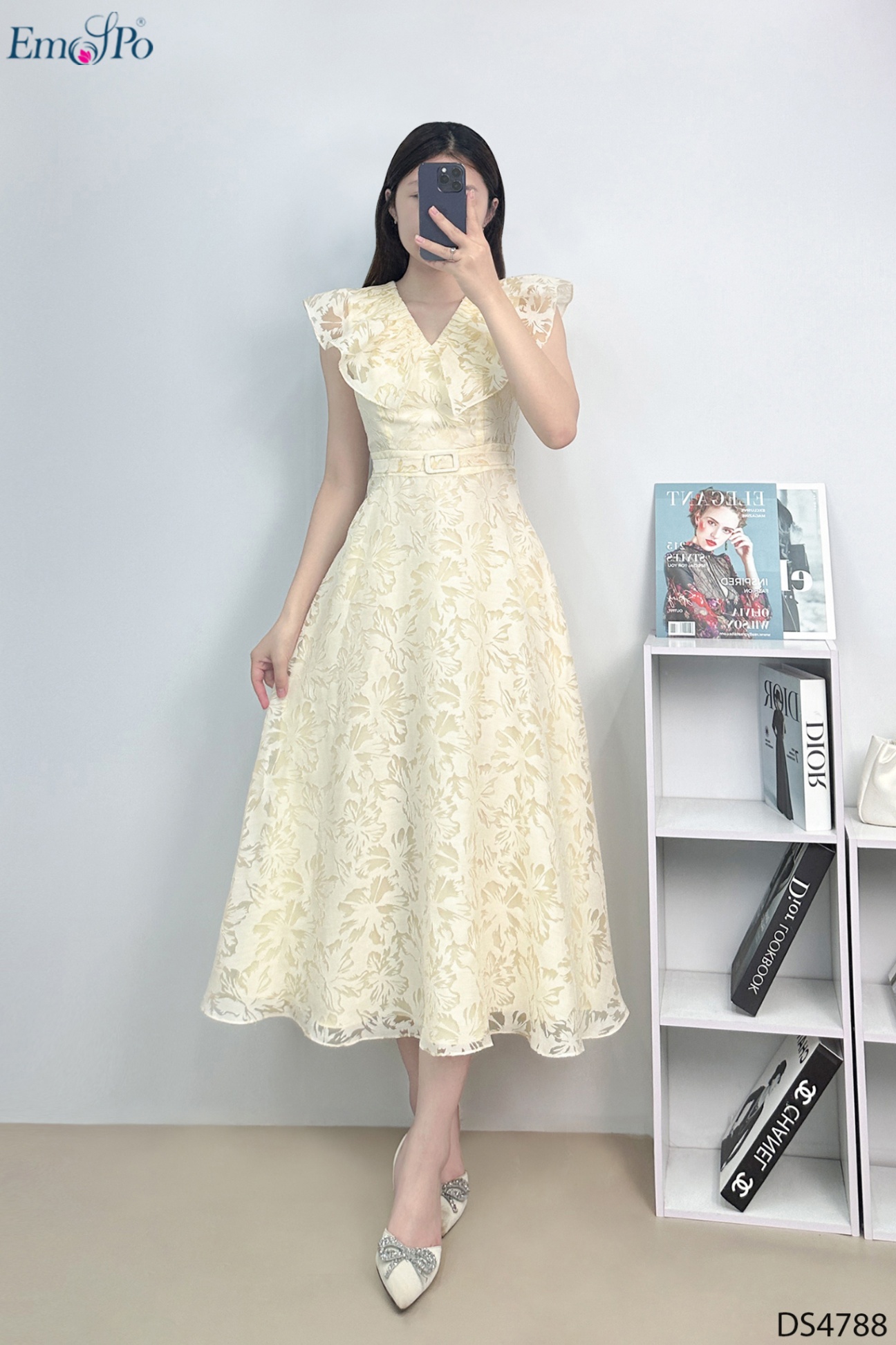 Đầm xòe, cổ tim bèo xếp ly, đai rời