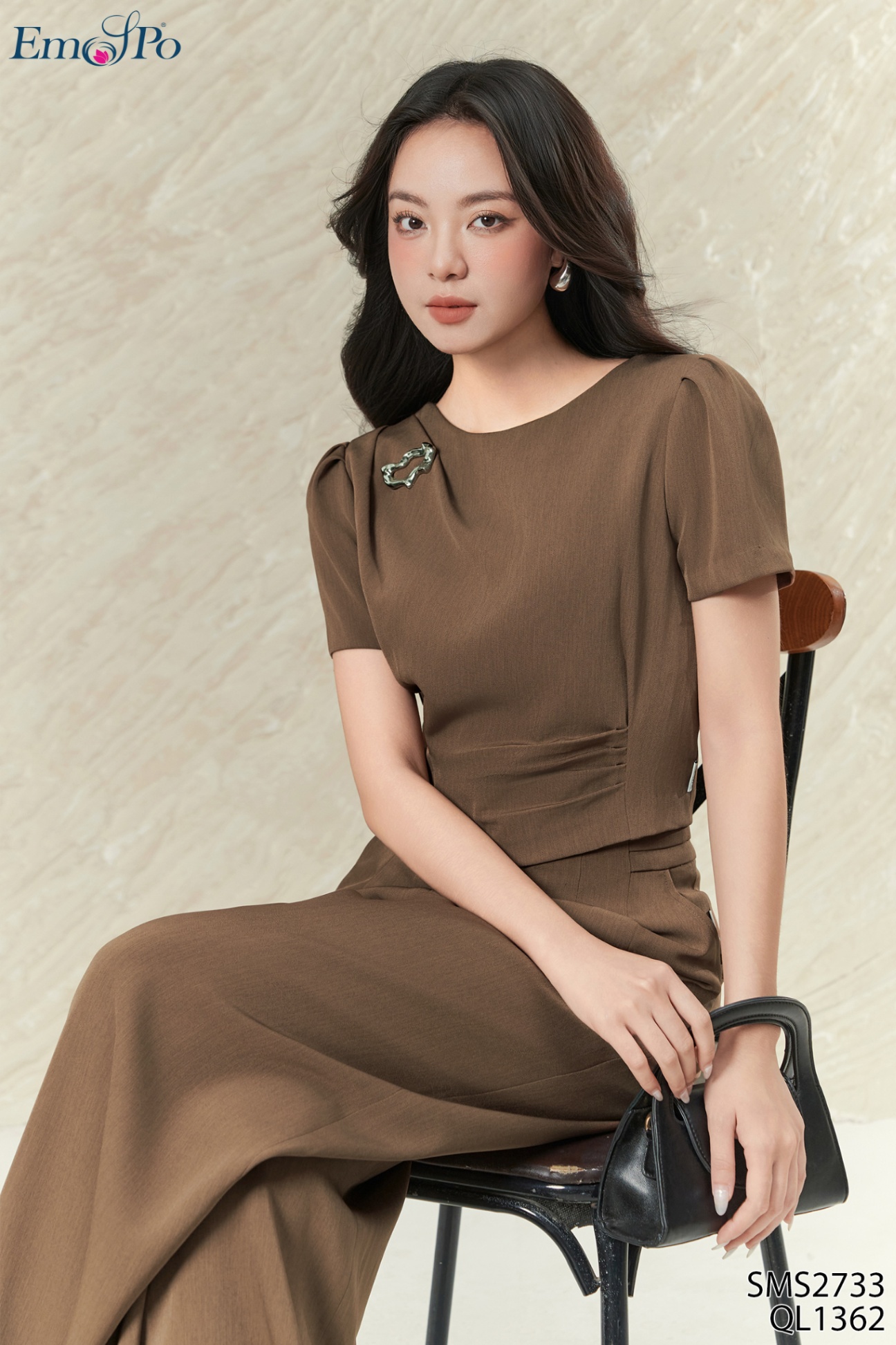 Sơ mi cổ tròn, dáng lửng, cài khuy 1 bên, cài rời, đi bộ QL1362