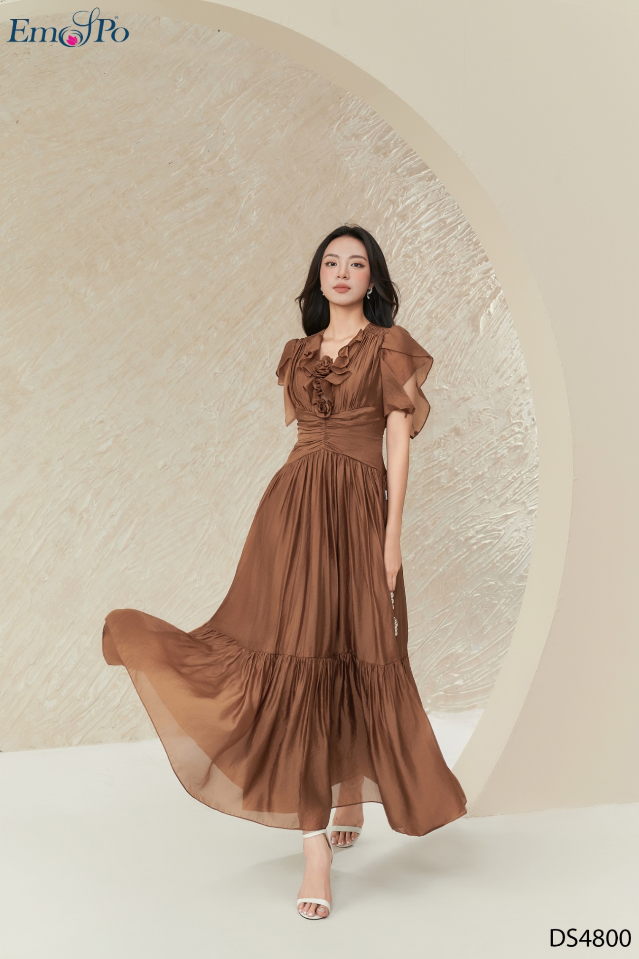 Đầm xòe dập ly quạt, chiết eo, cổ bèo đính hoa