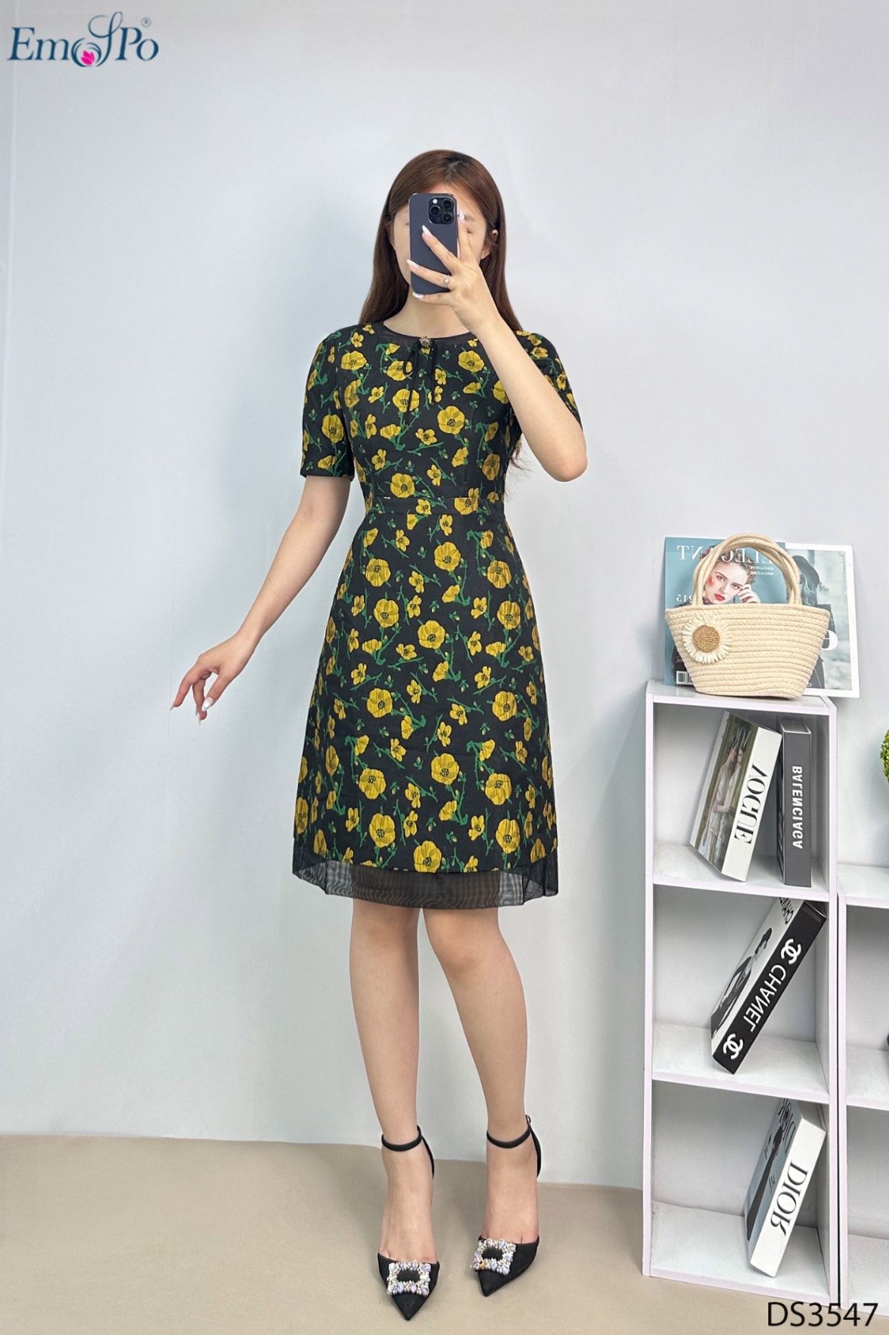 Đầm ôm A, họa tiết hoa nồi 3D, phối lưới cồ, đính nơ đá
