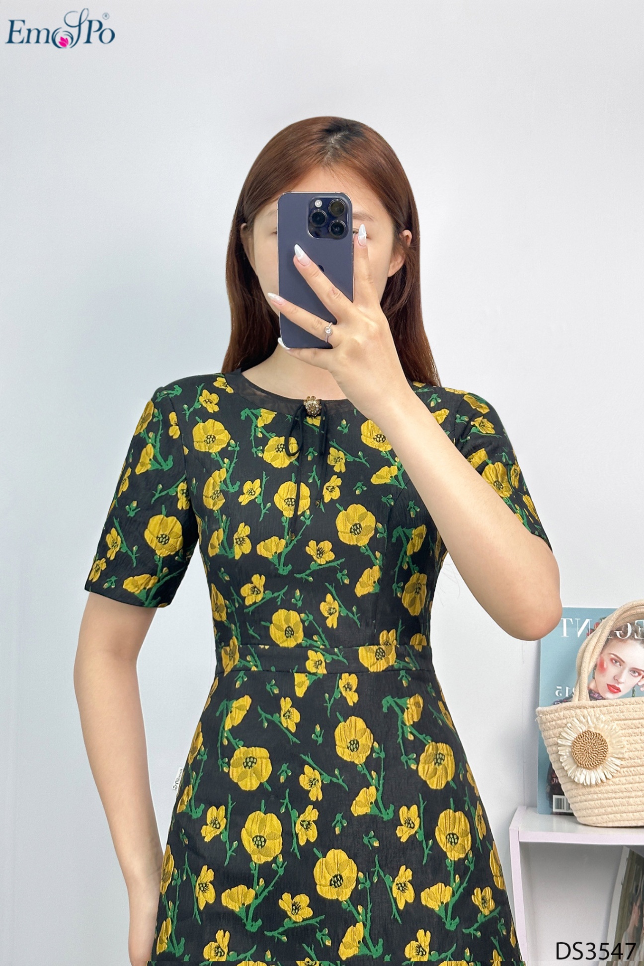 Đầm ôm A, họa tiết hoa nồi 3D, phối lưới cồ, đính nơ đá