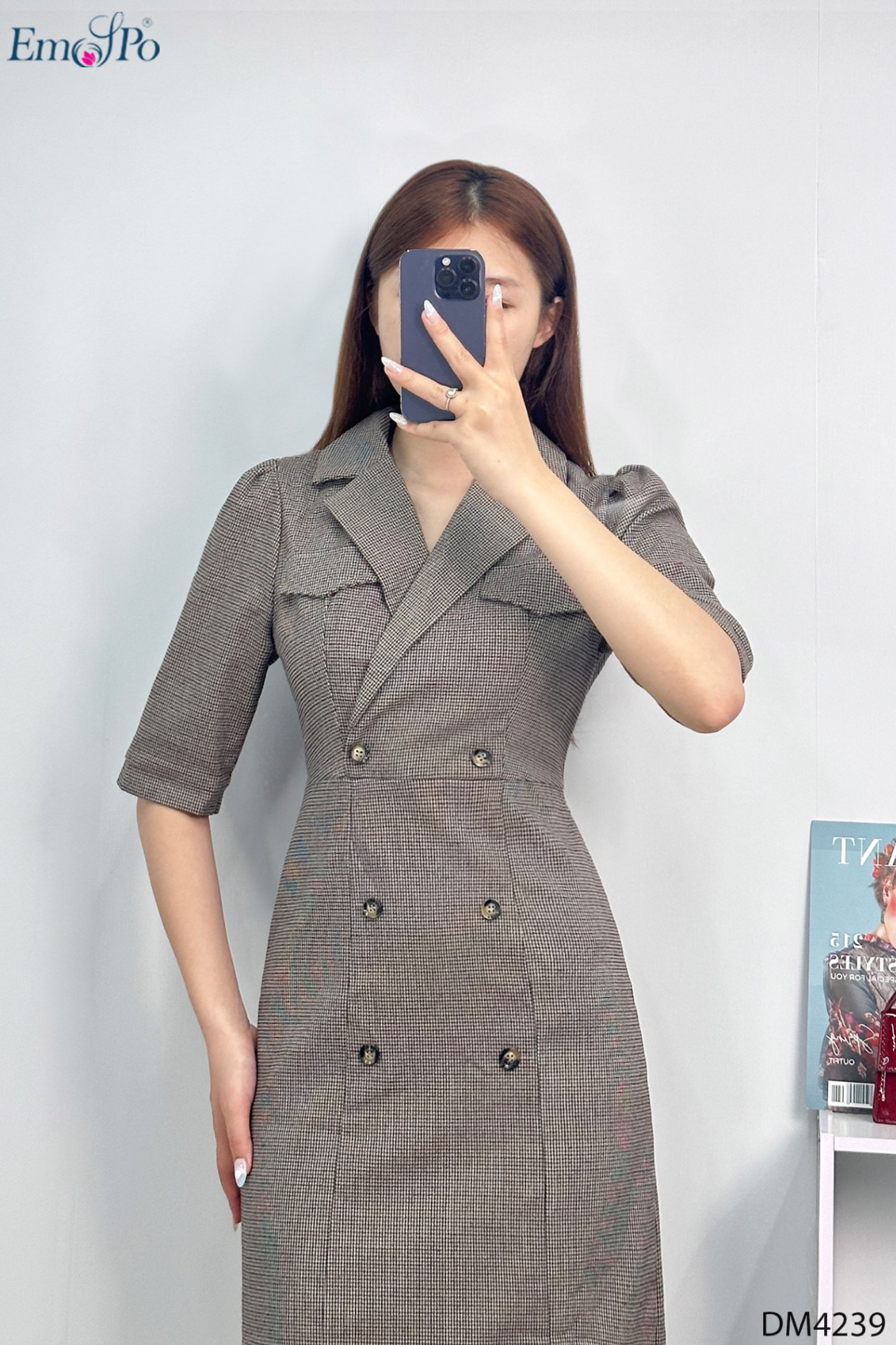 Đầm ôm cổ bẻ ve, túi ngực giả