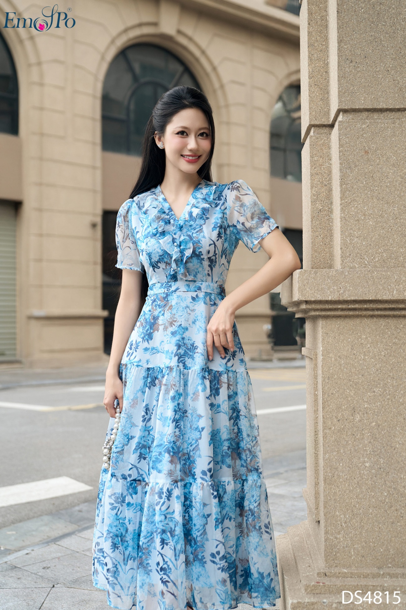Đầm xòe tầng, cổ tim bèo đính ngọc trai