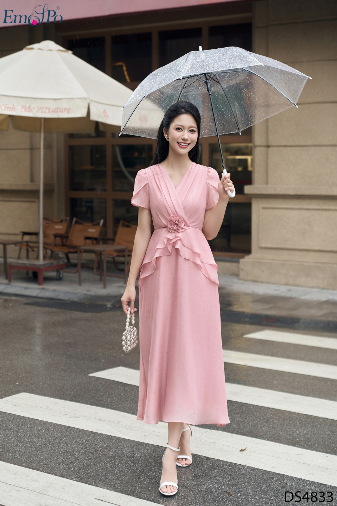 Đầm xòe, cổ tim, dáng peplum bèo đính hoa, tay cánh tiên