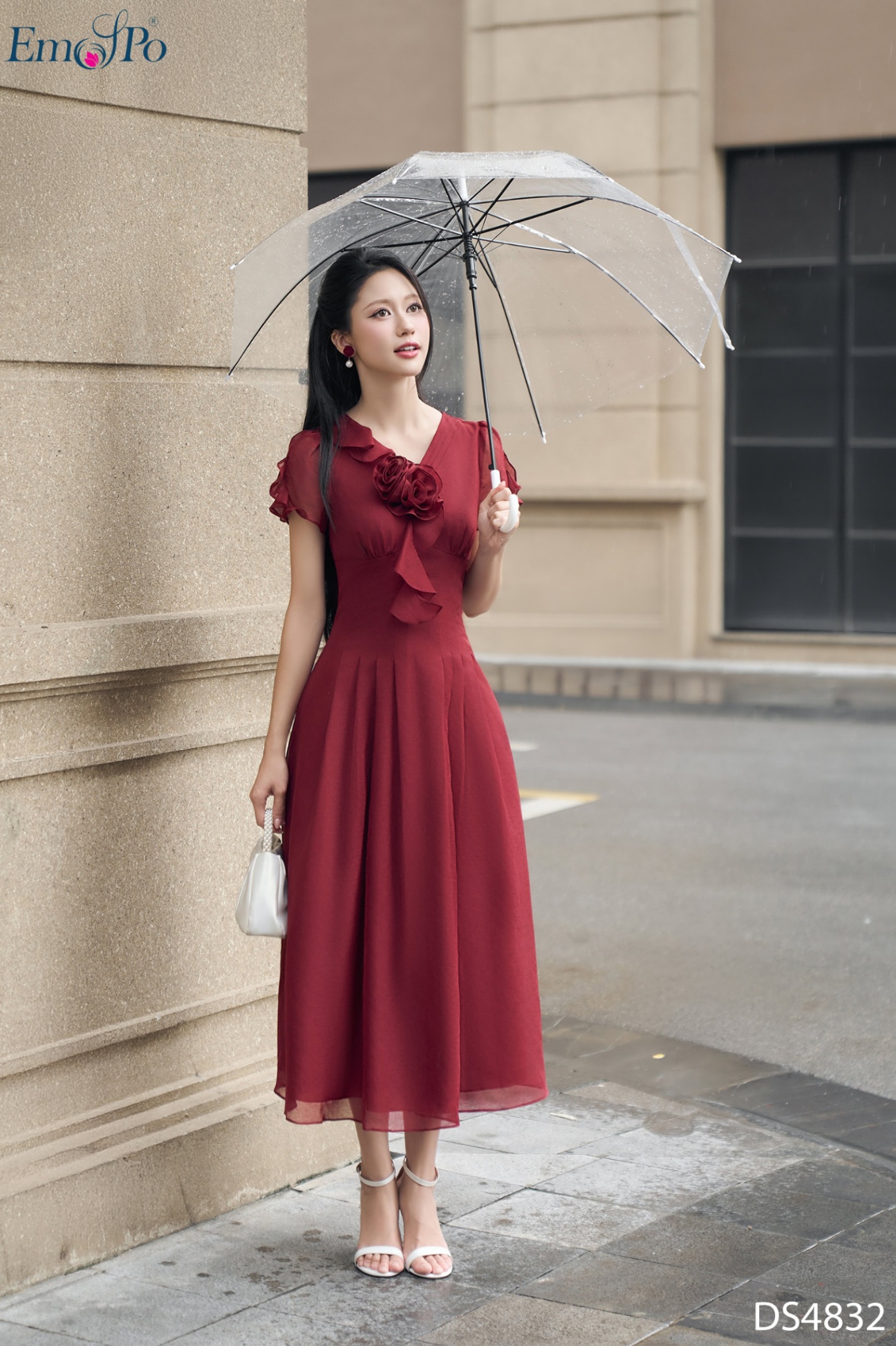 Đầm xòe, cổ tim bèo ly, can eo cao, đính hoa cuốn