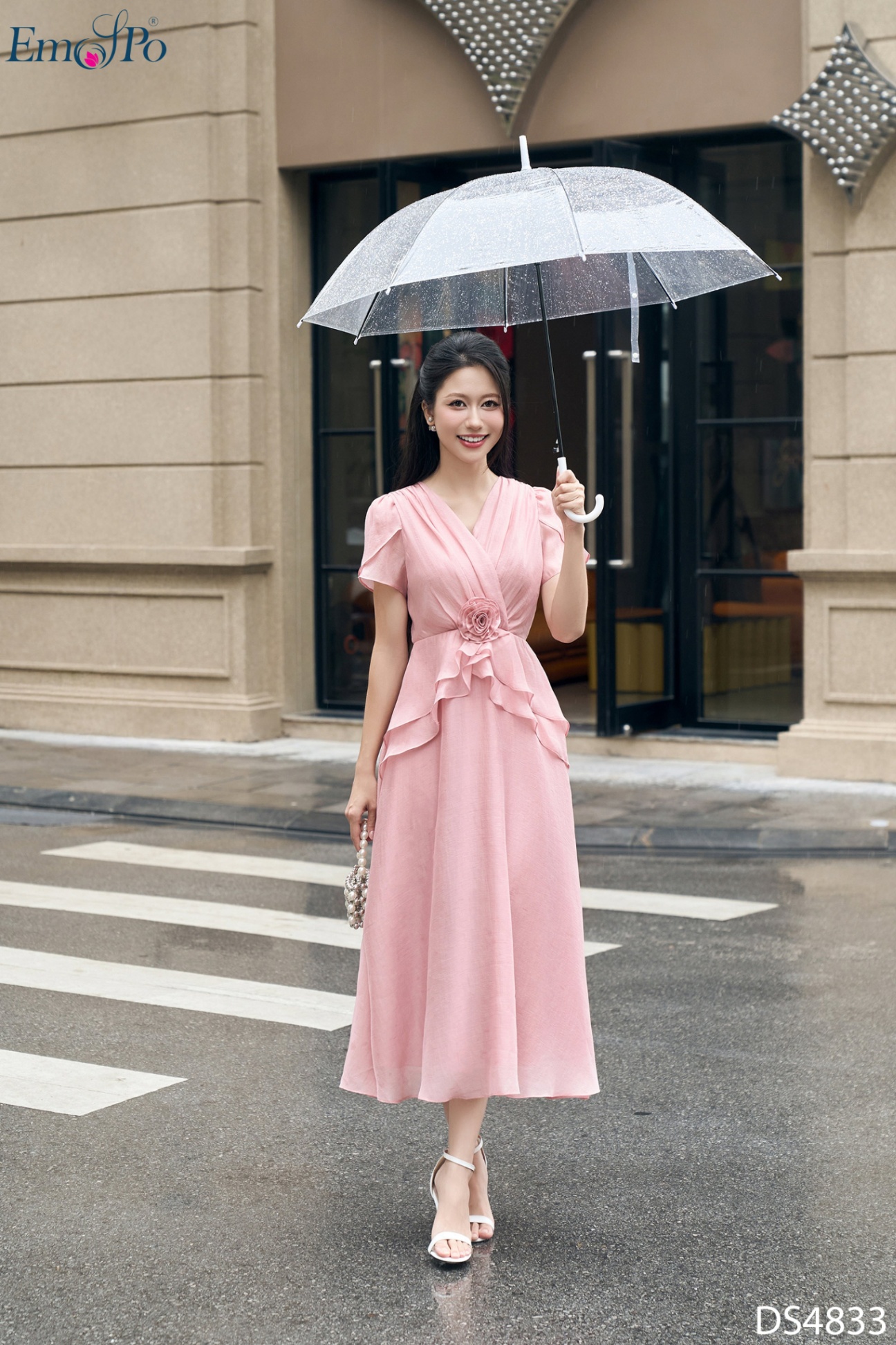 Đầm xòe, cổ tim, dáng peplum bèo đính hoa, tay cánh tiên