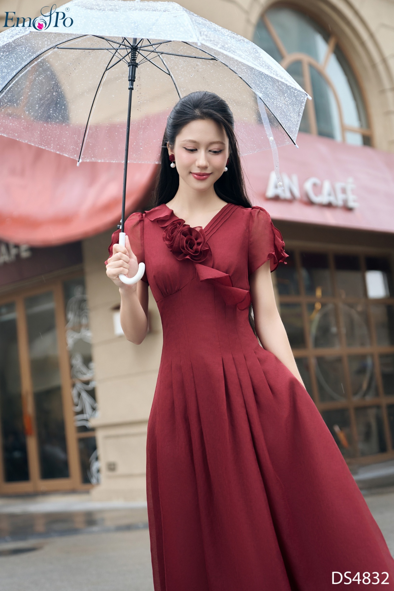 Đầm xòe, cổ tim bèo ly, can eo cao, đính hoa cuốn